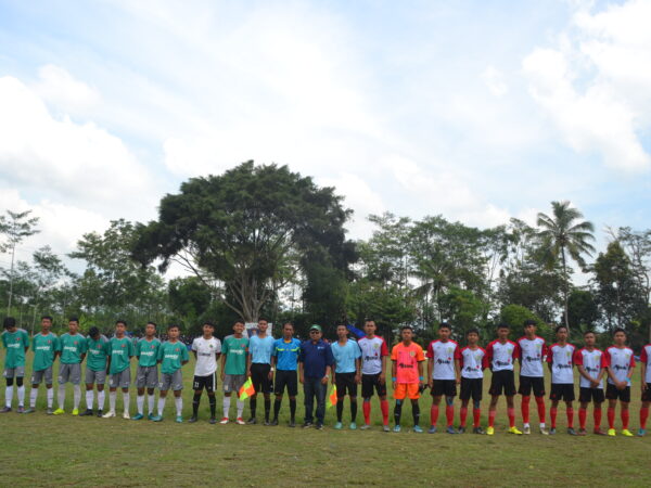 Ekstrakulikuler sepakbola SMADIWA