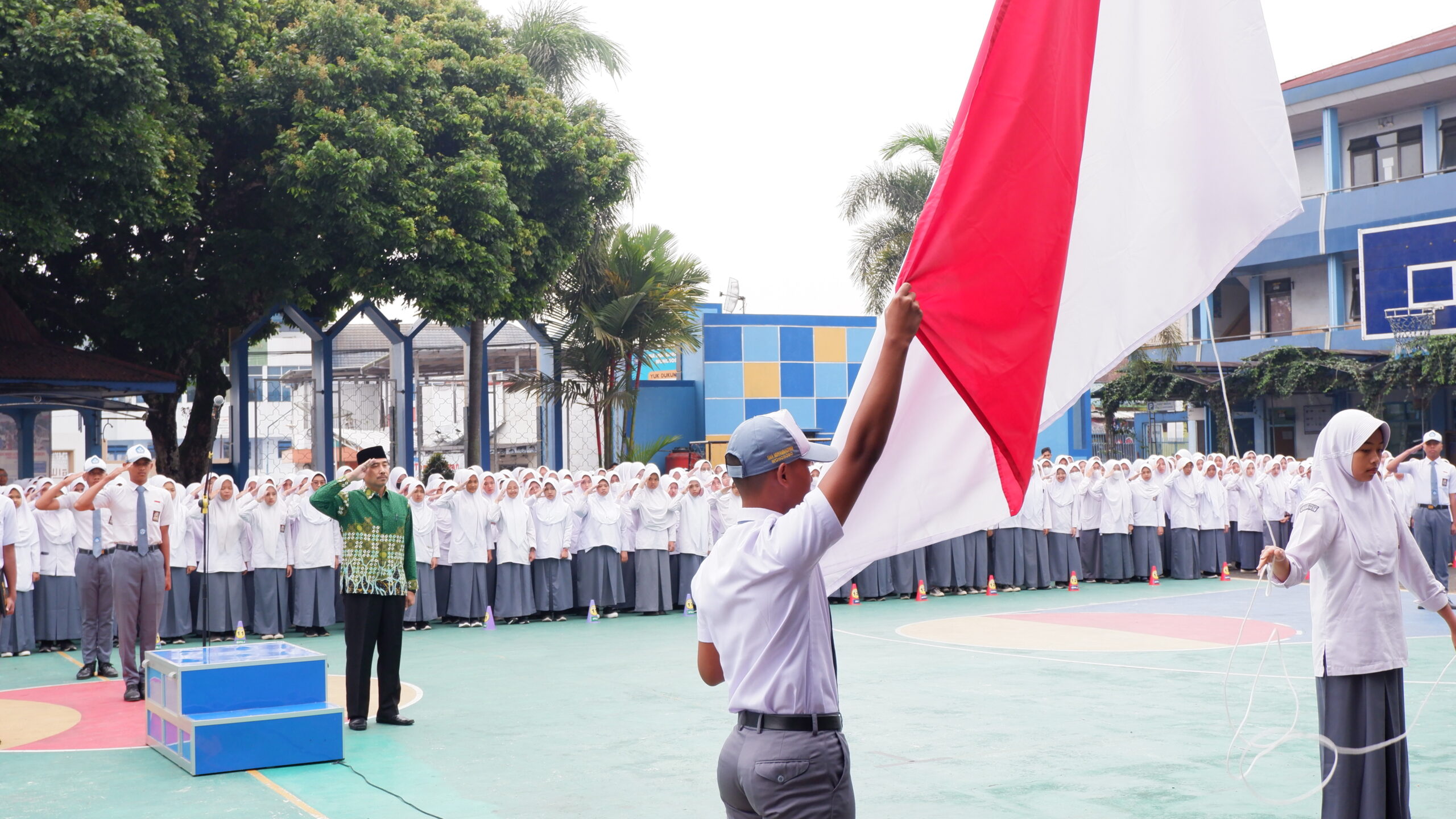 Upacara Hari Senin dan Prestasi SMADIWA